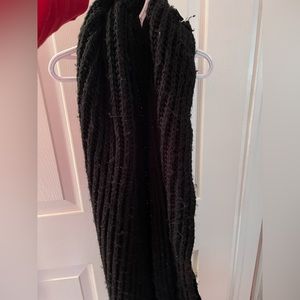 Black one size fits all infinity scarf